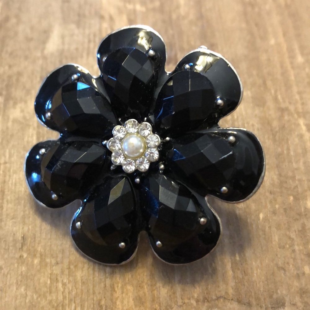 Ring - Picture 2 of 3